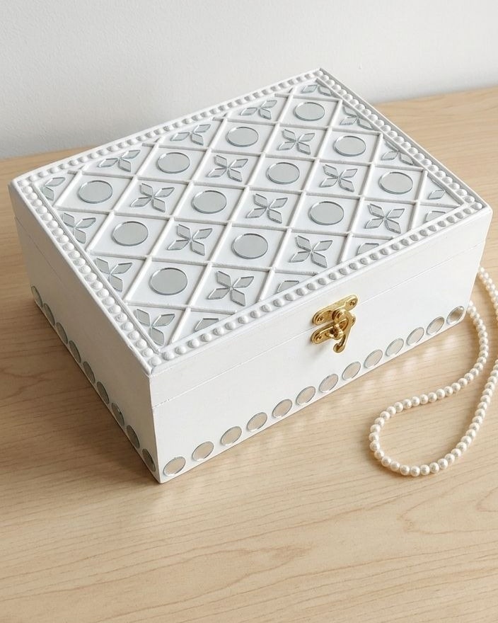 Ratna — Hand-Inlaid Lippan Jewellery Box — handmade handcrafted wooden keepsake box with lippan lid art (8 x 4 x 2.75 in) by Rachna Saxena